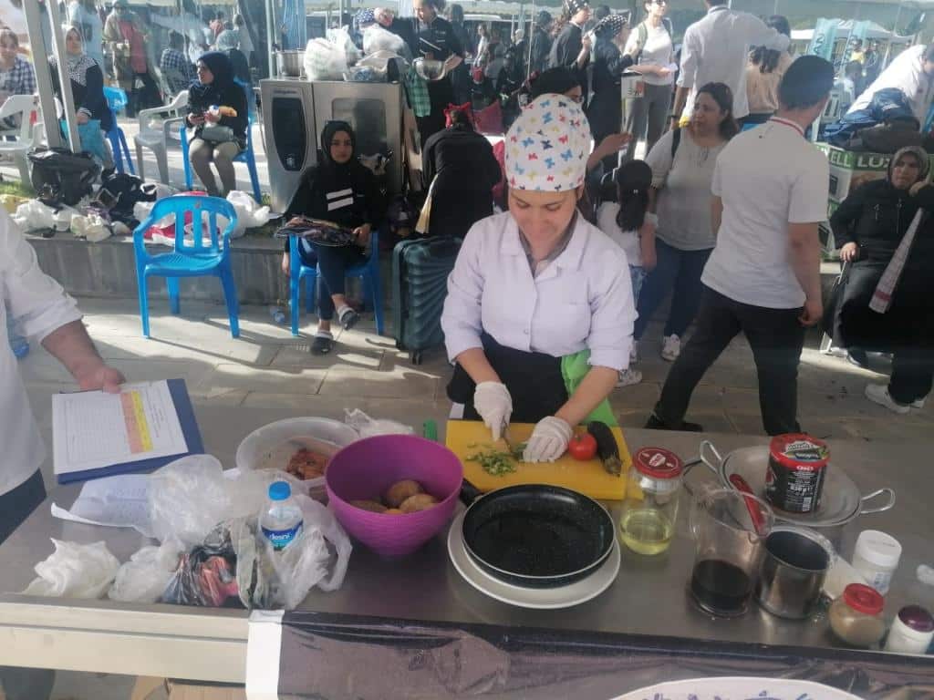 GASTROFEST YEMEK YARIŞMASINDA ÖĞRENCİLERİMİZ DERECE ALDI. - Edremit ...